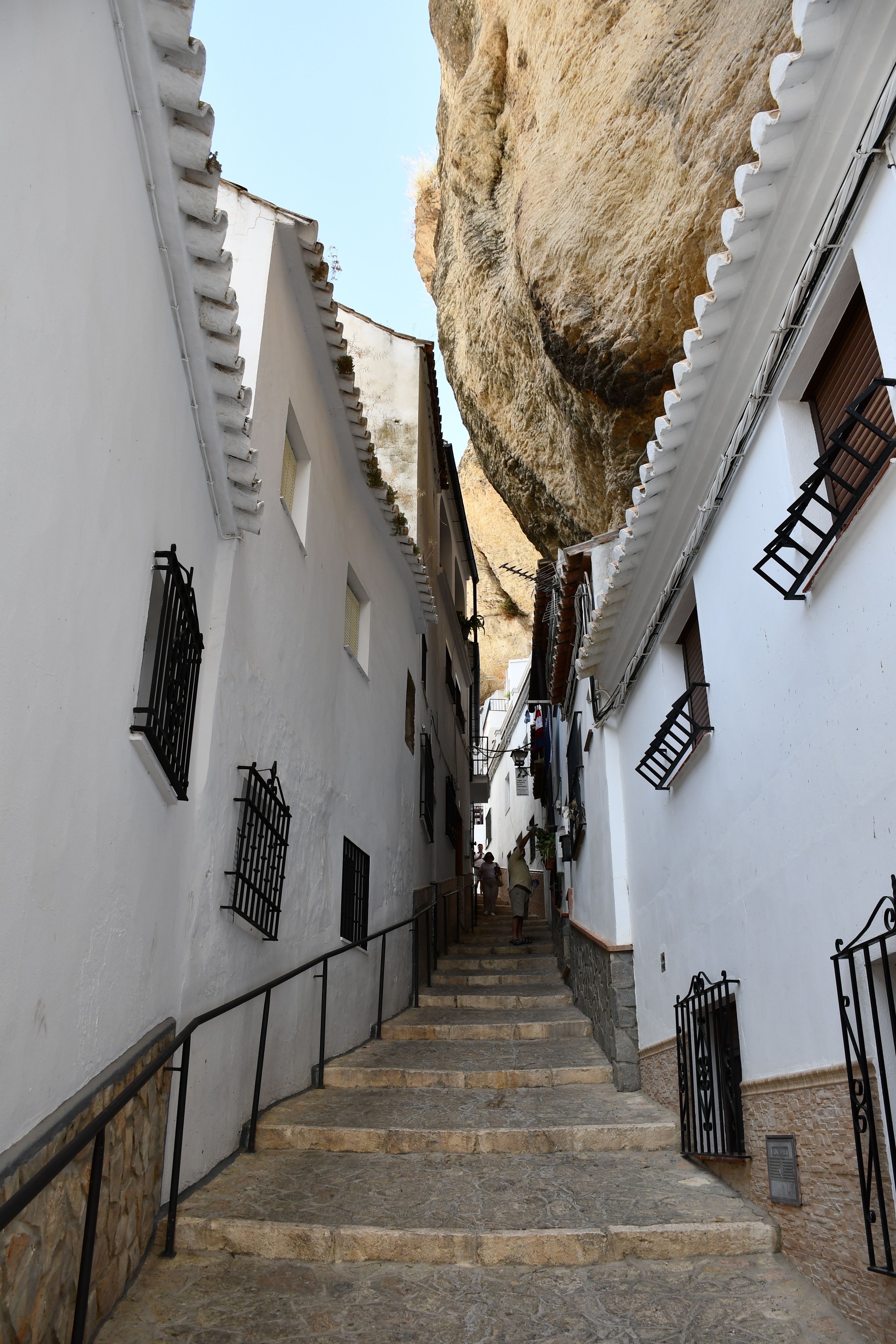 Casas construidas bajo la roca en Setenil de las Bodegas, Cádiz
